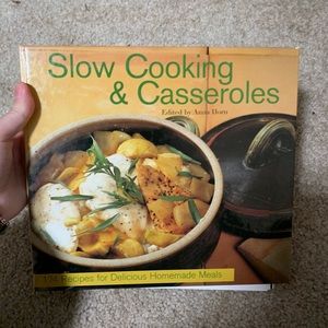 Slow cooking and casseroles cookbook